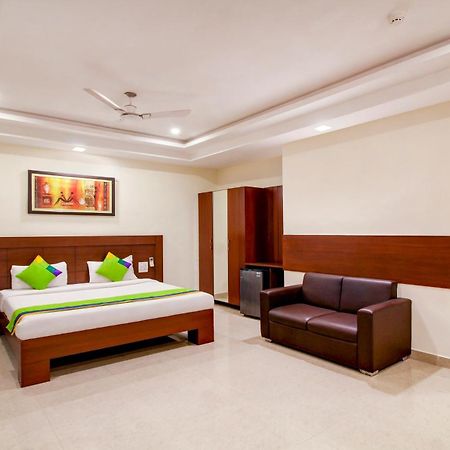 Treebo Trend Hotel Jp Plaza Nampally Hyderabad Exterior photo