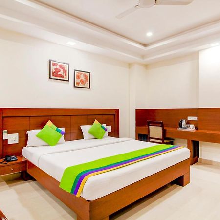 Treebo Trend Hotel Jp Plaza Nampally Hyderabad Exterior photo