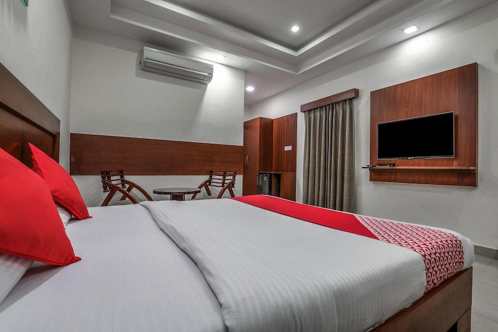 Treebo Trend Hotel Jp Plaza Nampally Hyderabad Exterior photo