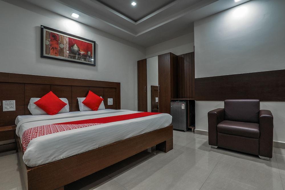 Treebo Trend Hotel Jp Plaza Nampally Hyderabad Exterior photo
