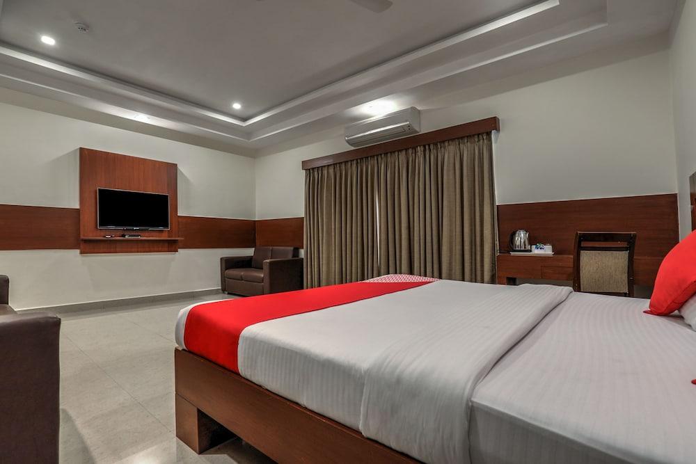 Treebo Trend Hotel Jp Plaza Nampally Hyderabad Exterior photo
