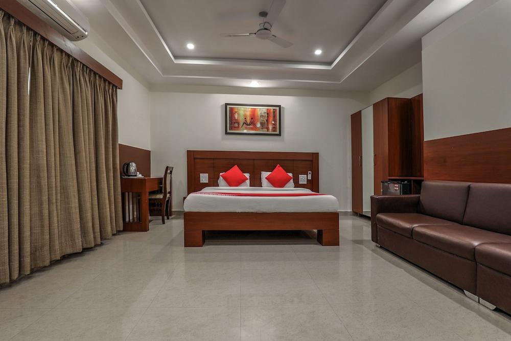 Treebo Trend Hotel Jp Plaza Nampally Hyderabad Exterior photo