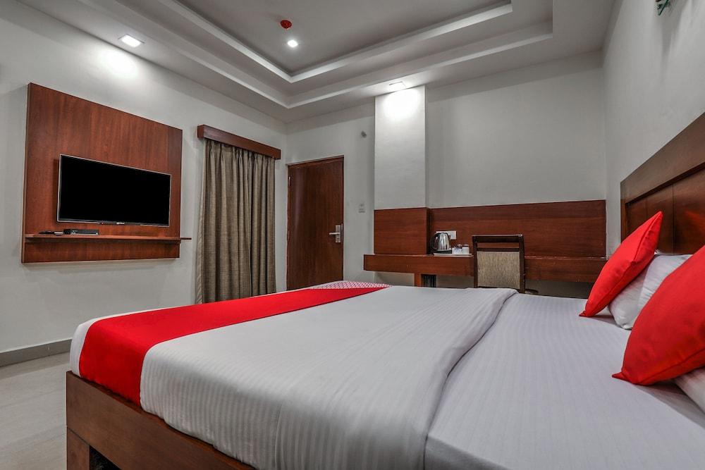 Treebo Trend Hotel Jp Plaza Nampally Hyderabad Exterior photo