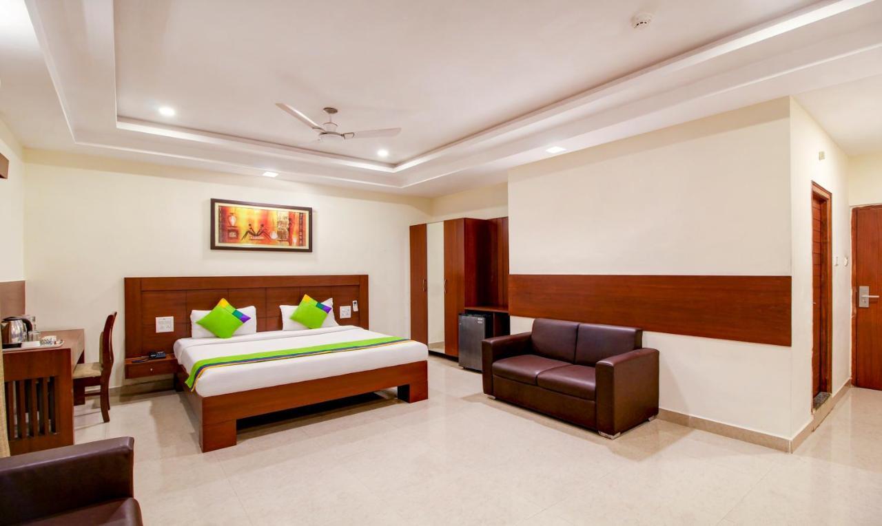Treebo Trend Hotel Jp Plaza Nampally Hyderabad Exterior photo
