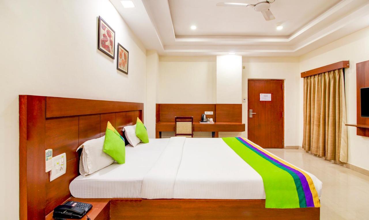 Treebo Trend Hotel Jp Plaza Nampally Hyderabad Exterior photo
