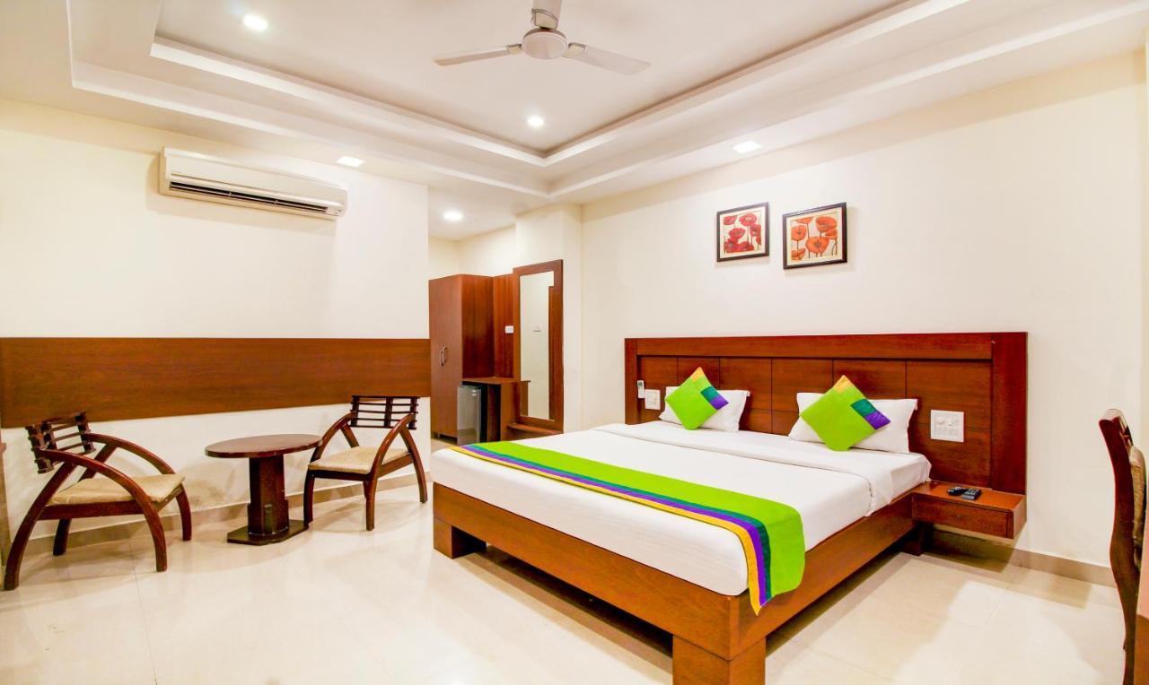 Treebo Trend Hotel Jp Plaza Nampally Hyderabad Exterior photo