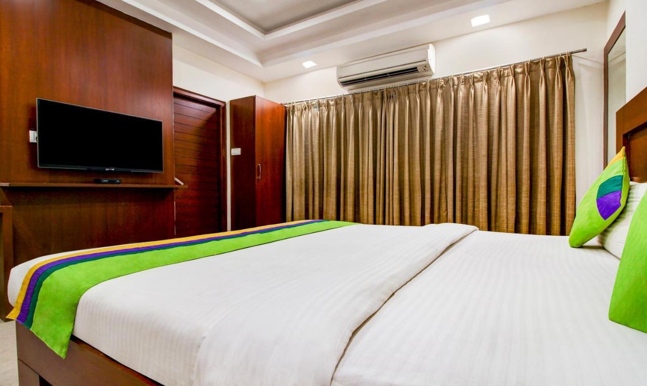 Treebo Trend Hotel Jp Plaza Nampally Hyderabad Exterior photo