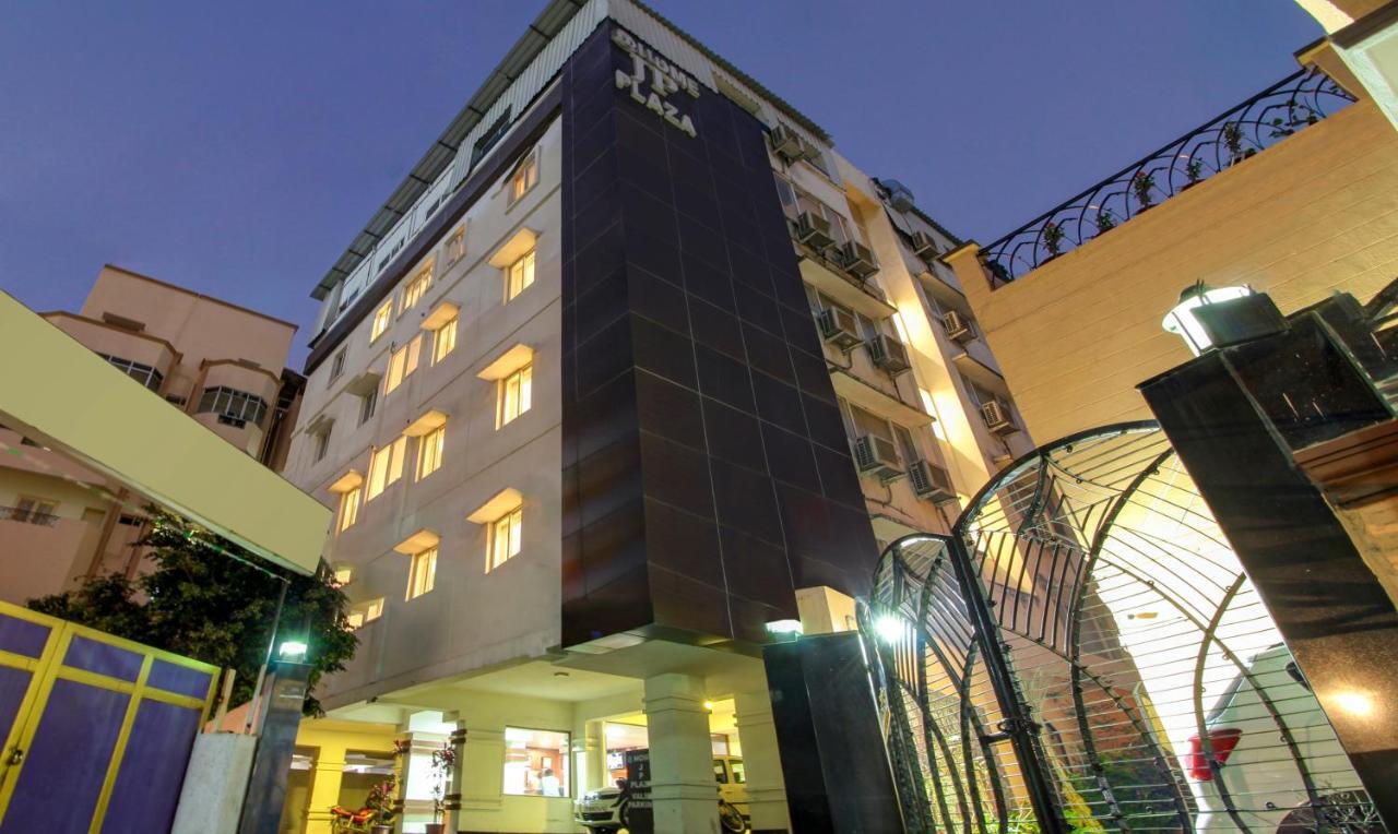 Treebo Trend Hotel Jp Plaza Nampally Hyderabad Exterior photo