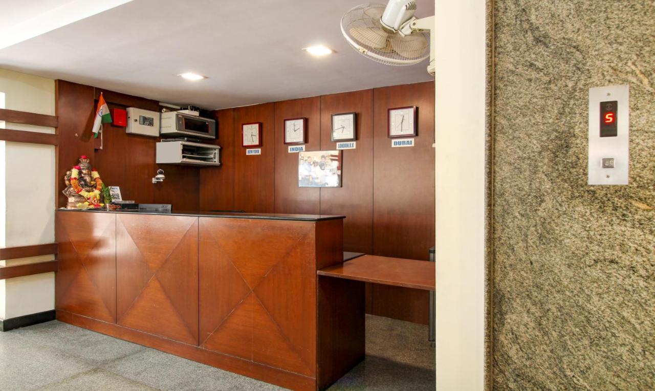 Treebo Trend Hotel Jp Plaza Nampally Hyderabad Exterior photo