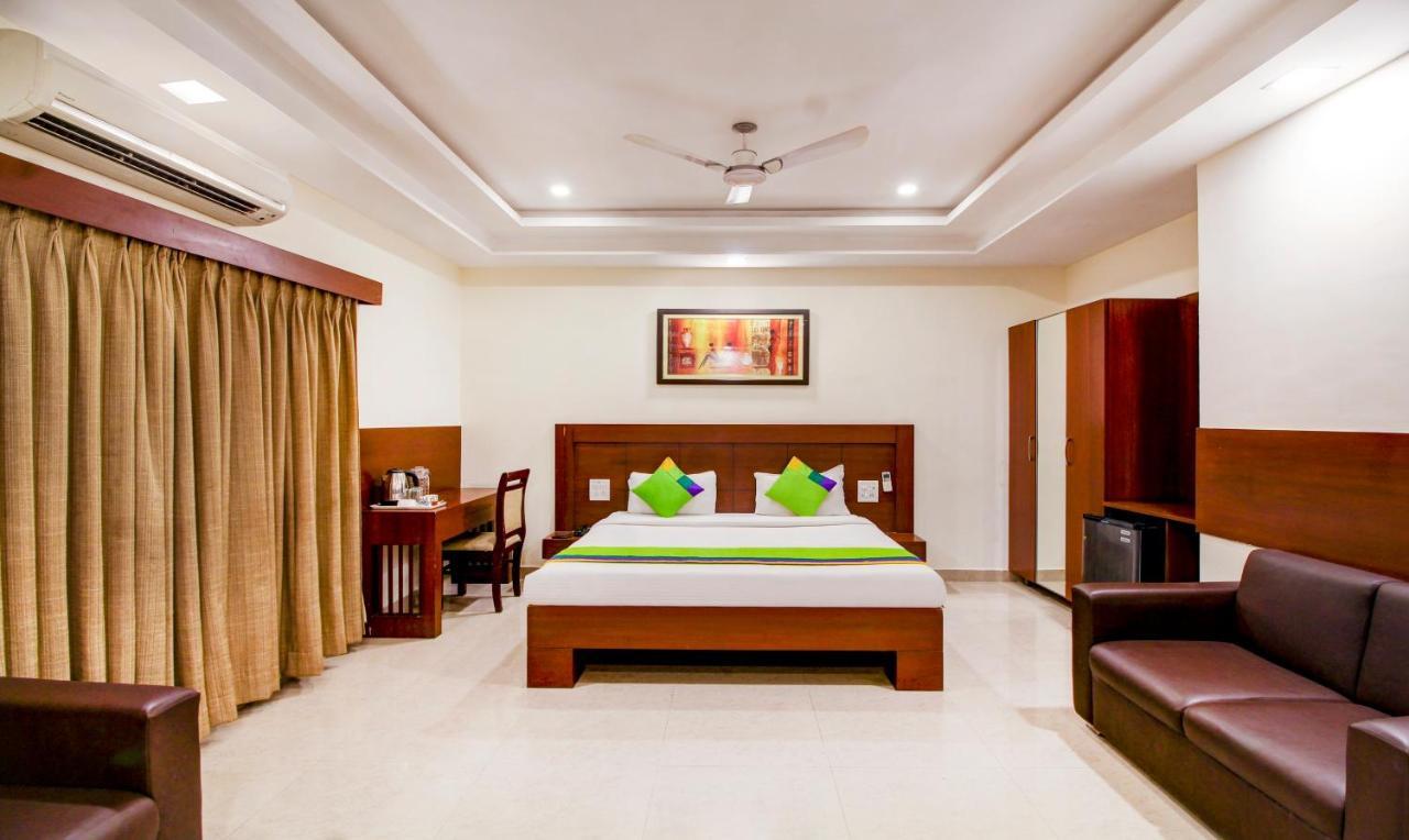 Treebo Trend Hotel Jp Plaza Nampally Hyderabad Exterior photo